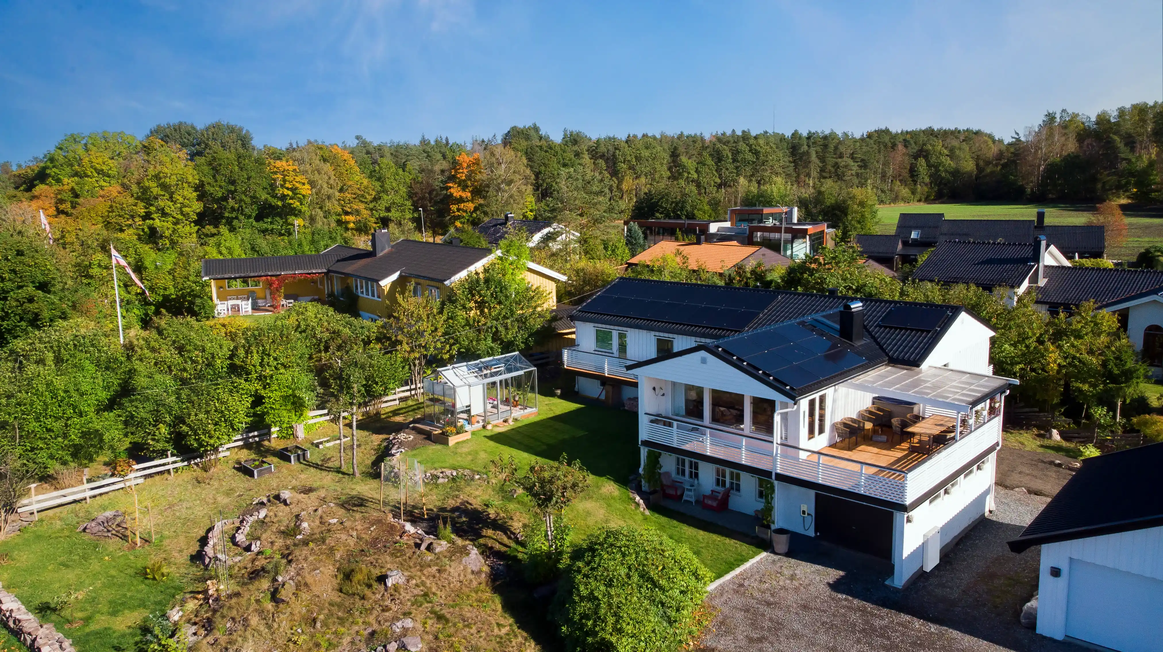 Woning met zonnepanelen op het dak